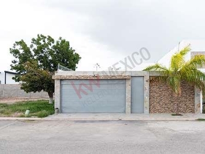 Casa En Venta En Una De Las Zonas Con Mayor Plusvalía, Real Del Nogalar, Torreón, Coahuila