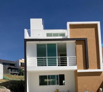 CASA VENTA, LOMAS PUNTA DEL ESTE, LEON, GTO. - LY -