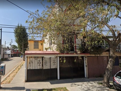 REMATO CASA DE 3 NIVELES EN IZCALLI LJ-VMAD10