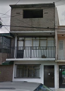 SE VENDE CASA AMPLIA EN CALLE PANCHO LOPEZ NEZAHUALCOYOTL MF/IIC