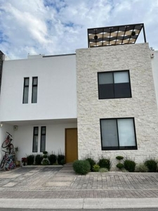 Se Vende Residencia en Punta Esmeralda, 3 Recamaras Roof G, 3.5 Baños, Alberca