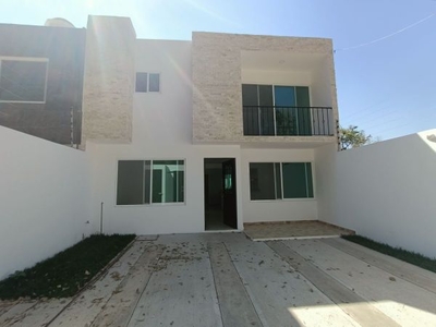 VENTA Casa + alberca en Jiutepec