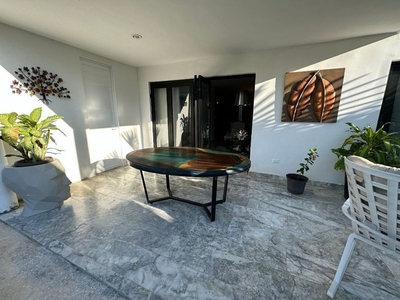 Casa en venta de 4 habitaciones en Privada Muy cerca de plaza La Isla Merida