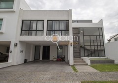 residencia en venta en cluster 333, lomas de angelopolis