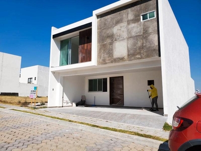 CASA EN RENTA EN LOMAS DE ANGELOPOLIS PUEBLA