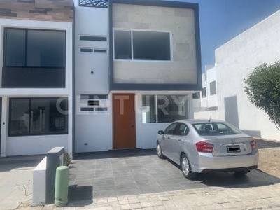 Venta de Casa en Fraccionamiento Cumbres Residencial