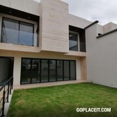 Casa en Venta en Lomas de Tecamachalco, Naucalpan de Juarez, Ciudad de México - 3 habitaciones - 561 m2