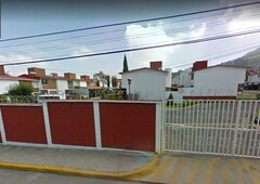 Remate Bancario Casa en Privada a 5 Minutos del Centro de Toluca