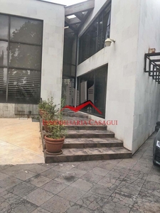 Doomos. Casa en Venta en Bosques de Reforma $15,800,000