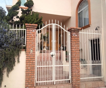 Se vende casa en Moderna Oeste