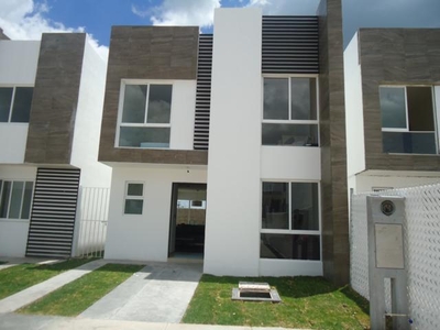 Se vende casa nueva en Irapuato (Villas del sol)