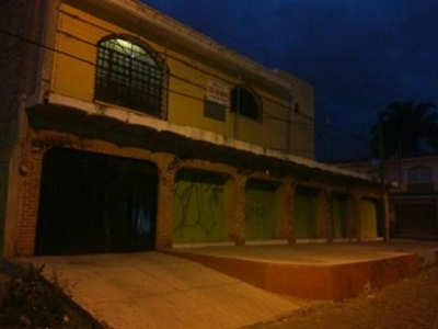 Casa con Locales en la La Tuzania / San Juan 2