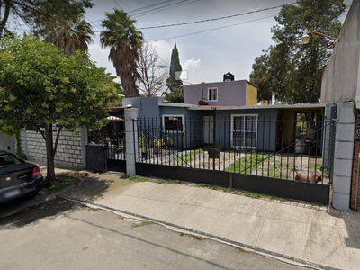 Casa en venta Calle Margaritas 75-75, Fraccionamiento Ojo De Agua, Tecámac, México, 55770, Mex