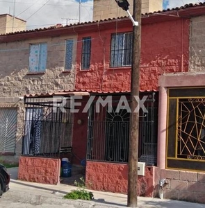 CASA EN VENTA CERRITO COLORADO QUERETARO 4 RECAMARAS RCV221101-SA