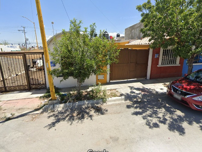 Casa De Remate En Ciudad Las Torres 2do Sector, Saltillo, Coahuila.- Ijmo3