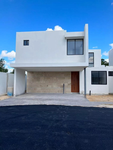Casa En Privada Savara En Norte De Mérida Con Amenidades Mod