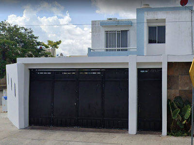 Casa En Venta En Paseo De Opichen, Merida, Ubicacion Y Precio Inigualables-cg