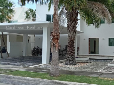 Casa En Venta En Villa Magna Cancun Tcs9013