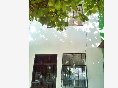 EXCELENTE CASA EN CODOMINIO EN VENTA