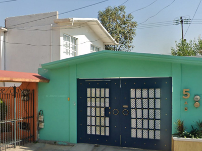 Casa en venta Calle Río Tepotzotlán 5-7, Fraccionamiento Colinas Del Lago, Cuautitlán Izcalli, México, 54744, Mex