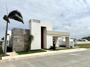 Doomos. Casa en venta en Río del Dorado Boca del Río Veracruz