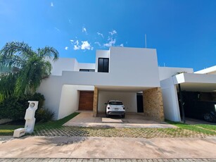 Doomos. Casa en venta en Temozón Norte en Mérida,Yucatán