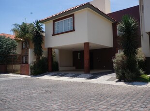 Doomos. Casa en venta, Residencial La Isla, Casa Blanca, Metepec