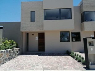 Doomos. Casa Venta Zakia Preventa en El Marques Queretaro