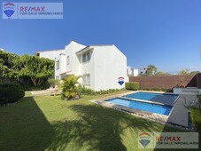 Doomos. Venta de casa en Cuernavaca, zona Norte, Lomas TzompantleClave 3650