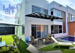 Venta de Casa - Lomas Trujillo, Lomas de Trujillo - 3 baños