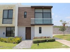 3 cuartos, 130 m casa en venta 3 recamaras en zakia. qh22-2673