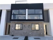 3 cuartos, 150 m casa en venta en zakia con roof garden en privada con amenidades