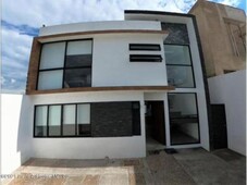 3 cuartos, 183 m real de juriquilla amplia casa en venta de 183 mts2 rahqro