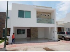 3 cuartos, 233 m casa en venta en residencial trento mx19-gf4157