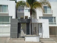 3 cuartos, 270 m casa en venta en villas de irapuato mx15-ba1964