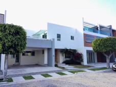 3 cuartos, 330 m casa en venta en lomas de angelopolis mx18-fh4043