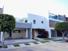 3 cuartos, 330 m casa en venta en lomas de angelopolis mx19-ft8728