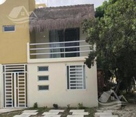 4 cuartos, 200 m casa en venta en palma real puerto morelos