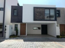 4 cuartos, 209 m casa en venta en junta auxiliar santiago momoxpan mx19-gr2305