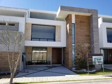 4 cuartos, 300 m casa en venta en lomas de angelopolis parque nuevo len