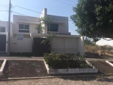 4 cuartos, 518 m casa en venta en villas de irapuato mx18-en9613