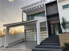 5 cuartos, 700 m se vende casa en lomas de cocoyoc