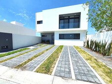 Casas en venta - 300m2 - 3 recámaras - Real de Juriquilla - $5,500,000