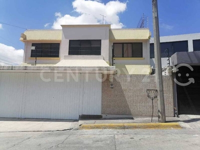 Casa en Venta en Ciudad Satélite, Naucalpan, Es...