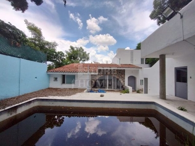 Bonita casa con alberca en Palmira, Cuernavaca Morelos