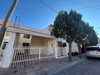 BOSQUES DEL PRADO SUR CASA EN RENTA