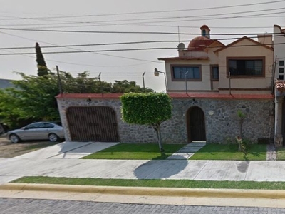 Casa con 4 habitaciones y piscina, oportunidad en Cuernavaca Morelos