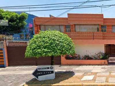 CASA EN CD. SATELITE, NAUCALPAN.