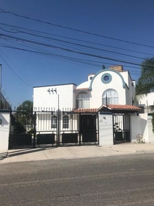 CASA EN JURICA MISIONES, GRAN UBICACIÓN, JURIQUILLA QUERÉTARO