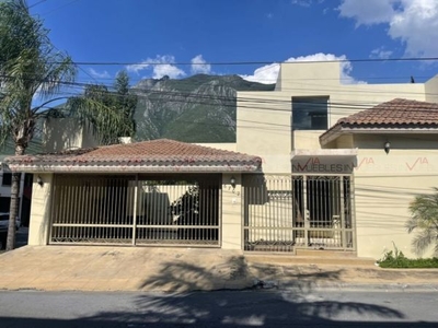 Casa En Renta En Lagos Del Bosque, Monterrey, Nuevo León